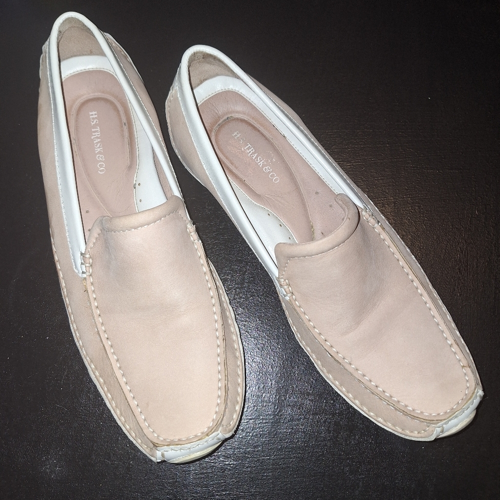 HS TRASK & CO Tan Slip-On Loafers Sophisticated Style